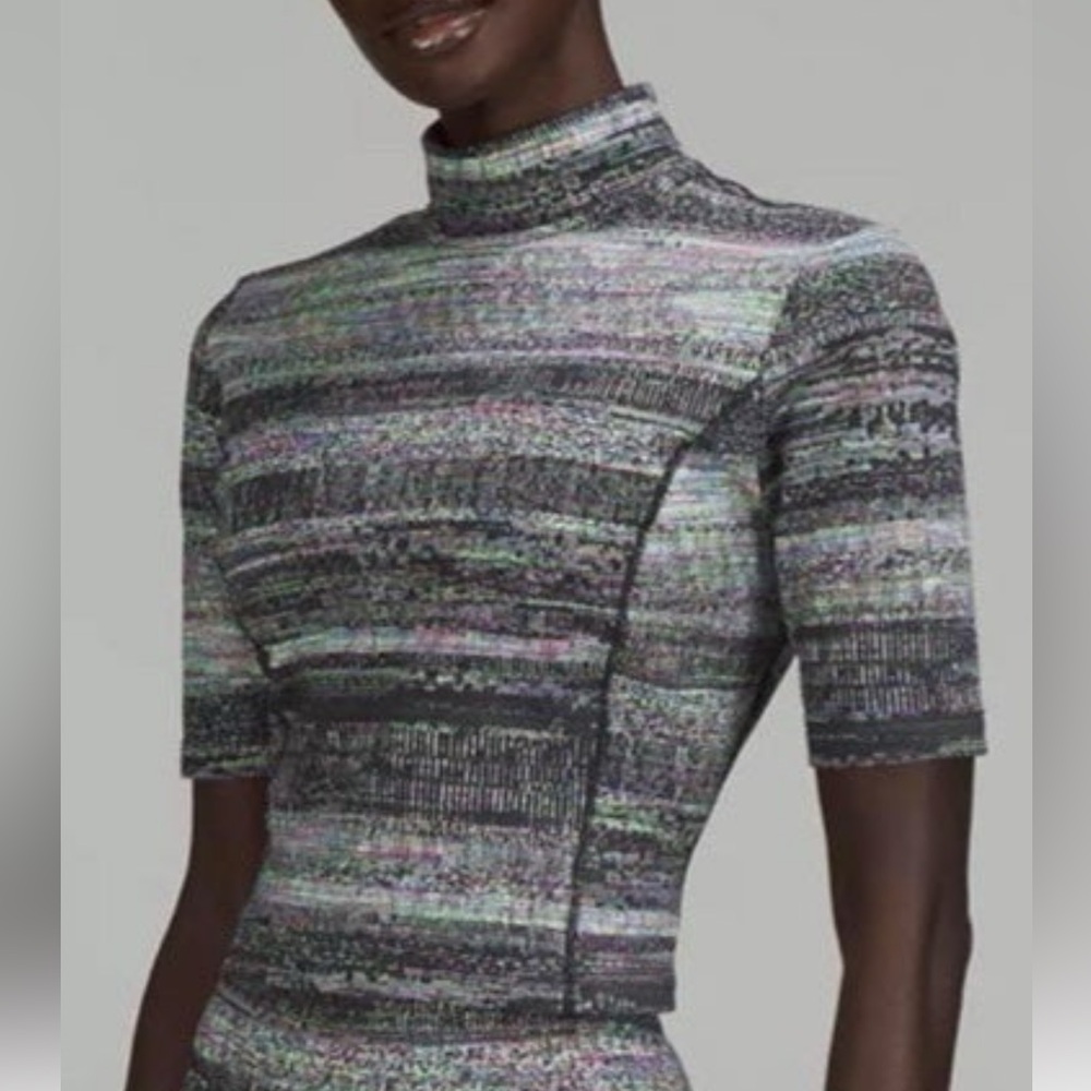 New Lululemon cropped lab top